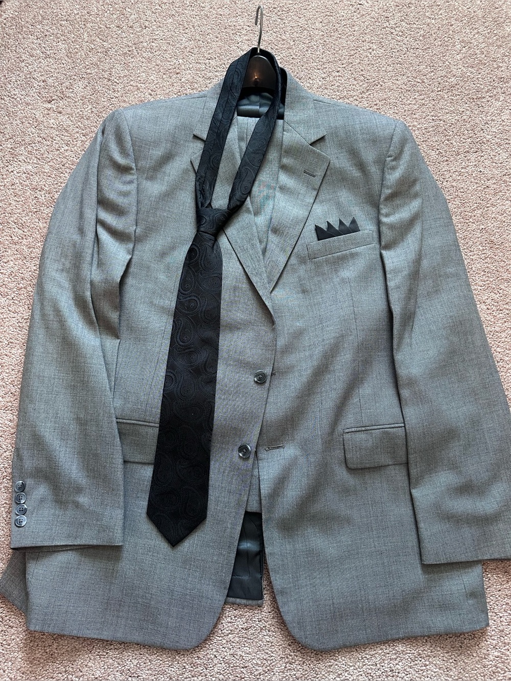 4-piece Men’s 40L Suit